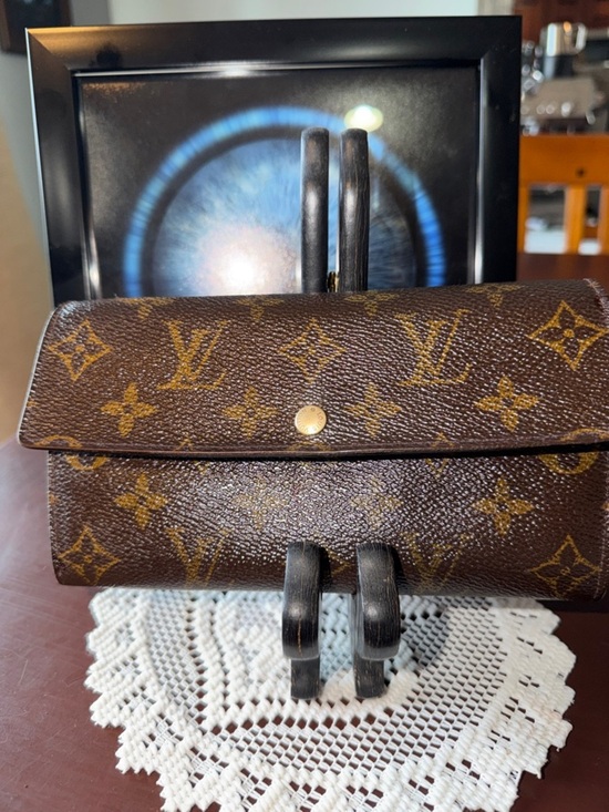 Louis Vuitton Handbags - Louis Vuitton Brown Monogram Snap Wallet